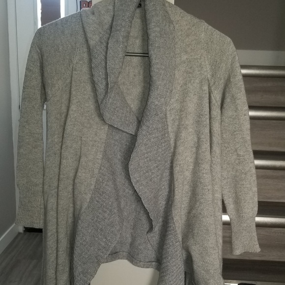 Love stitch cardigan sweater - Picture 2 of 6